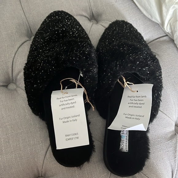 Wool slippers - Picture 2 of 2